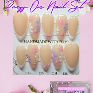 Floral Press On Nail Set